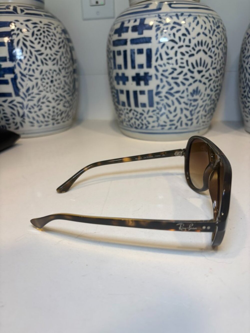 Ray Ban Cats 5000 RB4125 Retro Tortoise Aviator Gradient Sunglasses Case - Picture 8 of 11